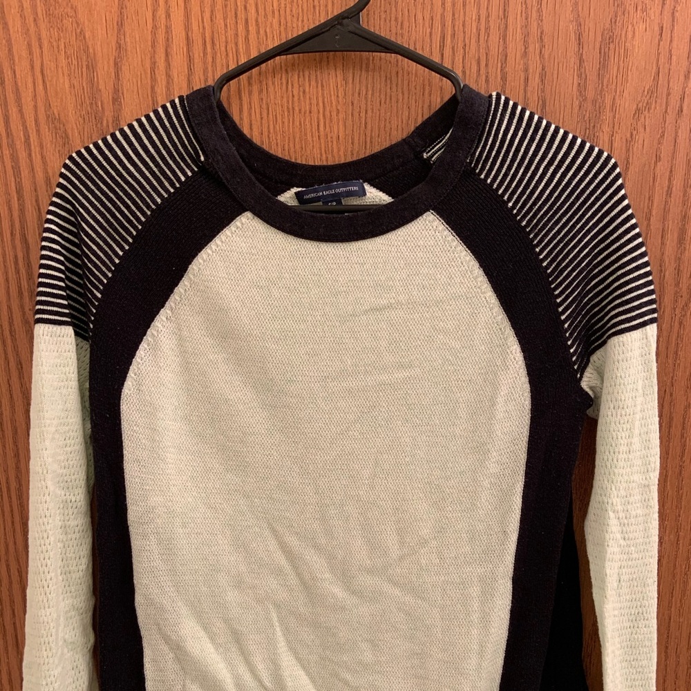Lightweight sweater
